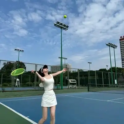 熊琪思